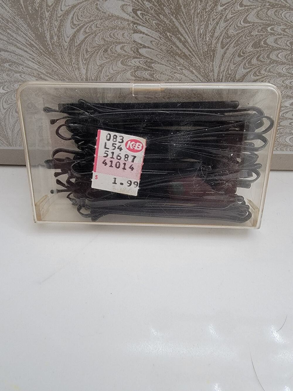 Wilhold Black Straight 2.5 inch Bobby Pins in Vintage Case